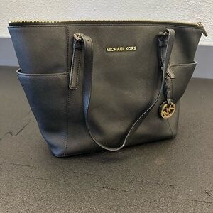Michael Kors Charlotte Large Saffiano Leather Top-Zip Tote Bag